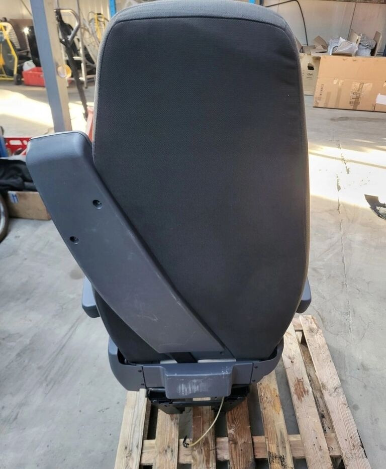 Scania R Euro 6 2189660 Scania R Euro 6 2189660 truck - Seat for Truck: picture 4 Scania R Euro 6 2189660 Scania R Euro 6 2189660 truck - Seat for Truck: picture 4