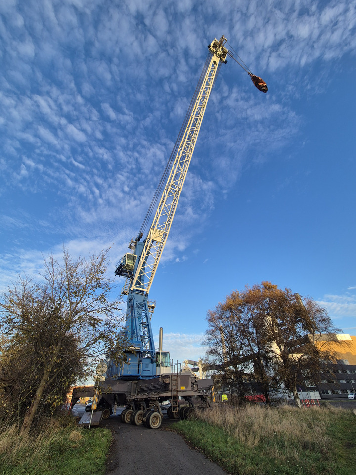 Liebherr LHM250 - Port equipment: picture 3 Liebherr LHM250 - Port equipment: picture 3