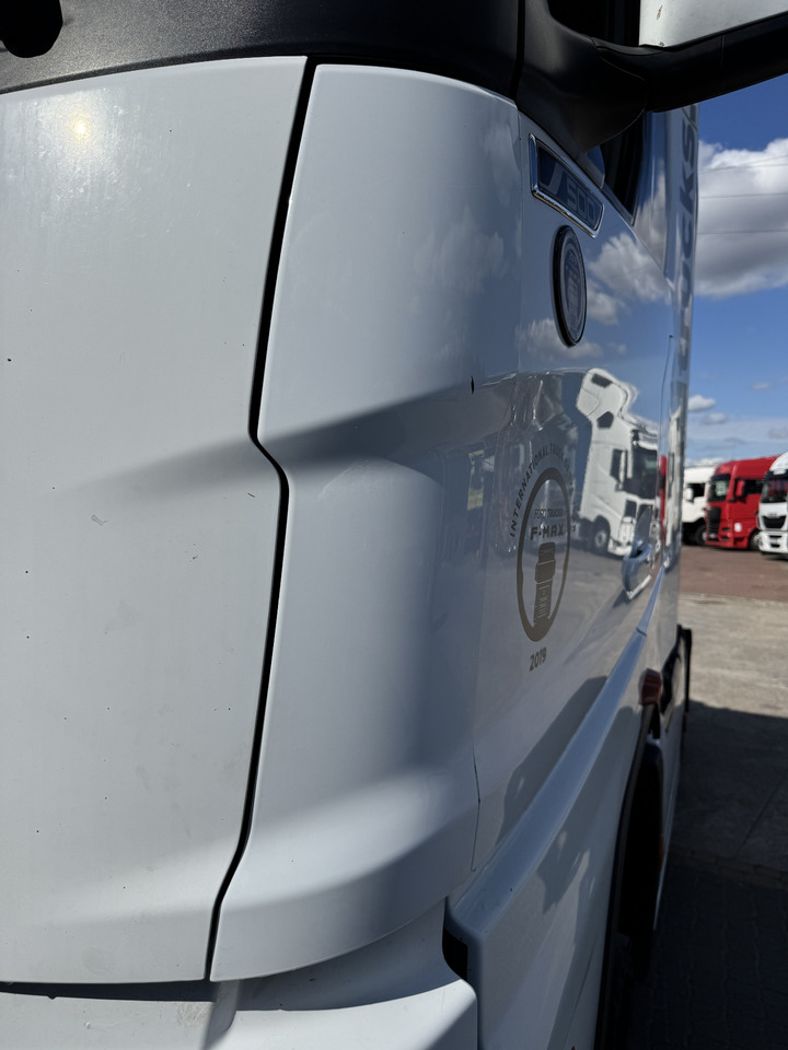 Ford F-Max - Bumper corner: picture 2 Ford F-Max - Bumper corner: picture 2