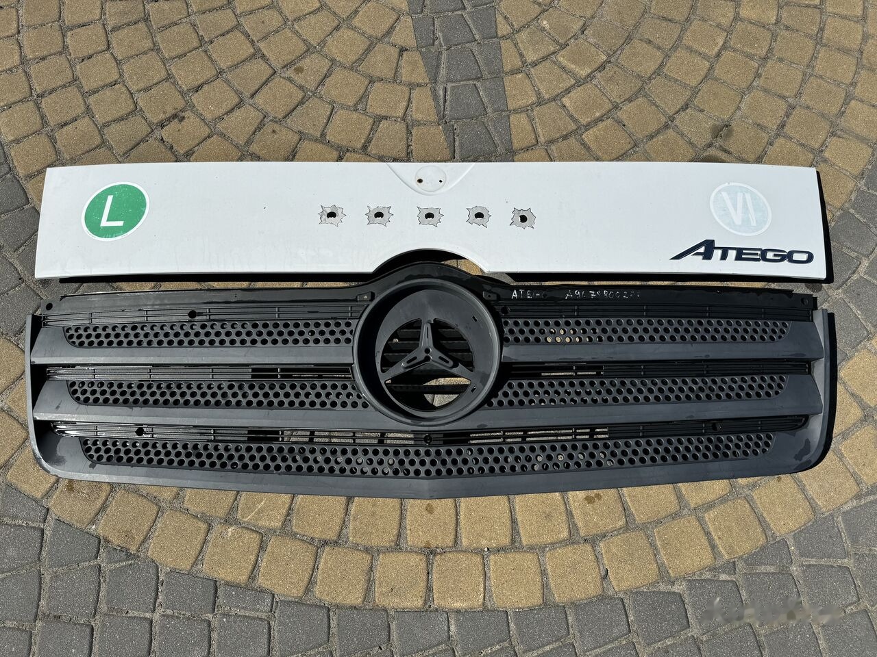 Mercedes-Benz Atego III E6 - Hood for Truck: picture 1 Mercedes-Benz Atego III E6 - Hood for Truck: picture 1