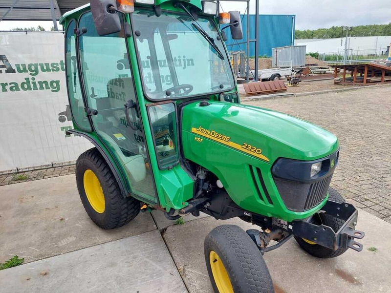 John Deere 2320 - Farm tractor: picture 4 John Deere 2320 - Farm tractor: picture 4