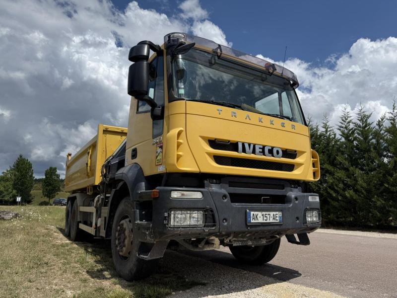 Iveco Trakker - Tipper, Crane truck: picture 1 Iveco Trakker - Tipper, Crane truck: picture 1