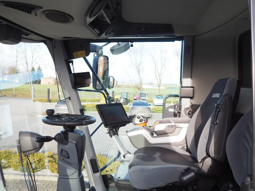 Claas Lexion 6700 + V930 - Combine harvester: picture 5 Claas Lexion 6700 + V930 - Combine harvester: picture 5