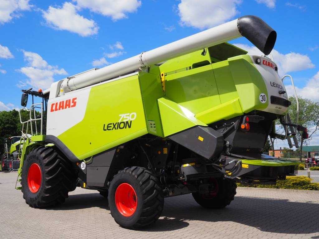 Claas Lexion 750 MONTANA 4WD + V900 - Combine harvester: picture 2 Claas Lexion 750 MONTANA 4WD + V900 - Combine harvester: picture 2