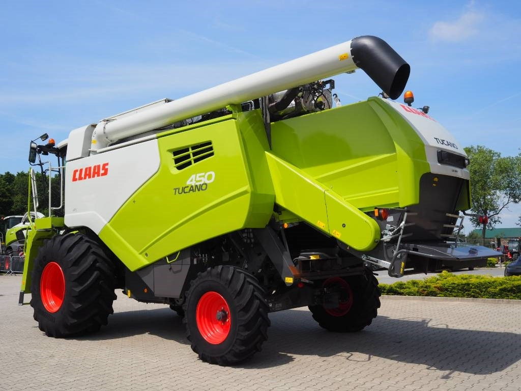 Claas Tucano 450 + V770 - Combine harvester: picture 2 Claas Tucano 450 + V770 - Combine harvester: picture 2