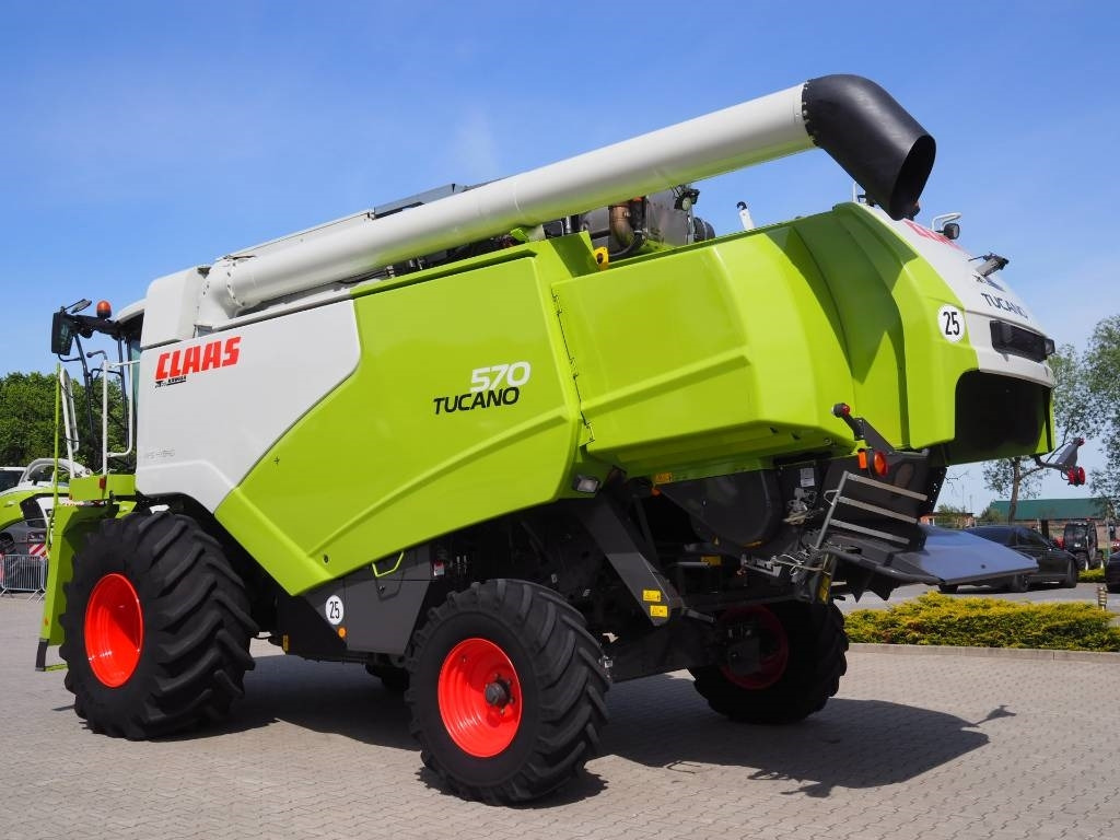 Claas Tucano 570 + V770 - Combine harvester: picture 2 Claas Tucano 570 + V770 - Combine harvester: picture 2