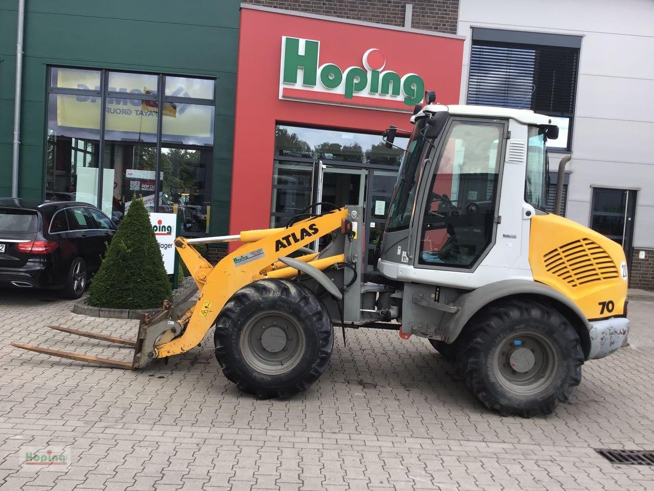Atlas 70 - Front loader for tractor: picture 1 Atlas 70 - Front loader for tractor: picture 1