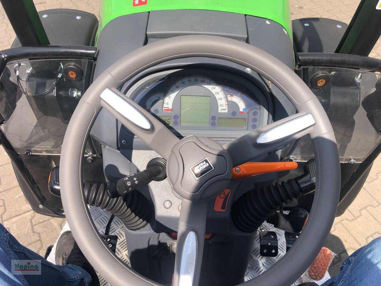 New Farm tractor Deutz-Fahr 3060: picture 12