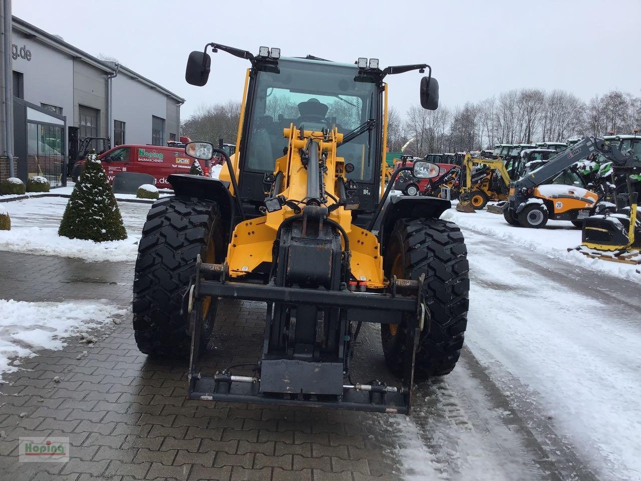 JCB TM320 AGRI - Telescopic handler: picture 3 JCB TM320 AGRI - Telescopic handler: picture 3