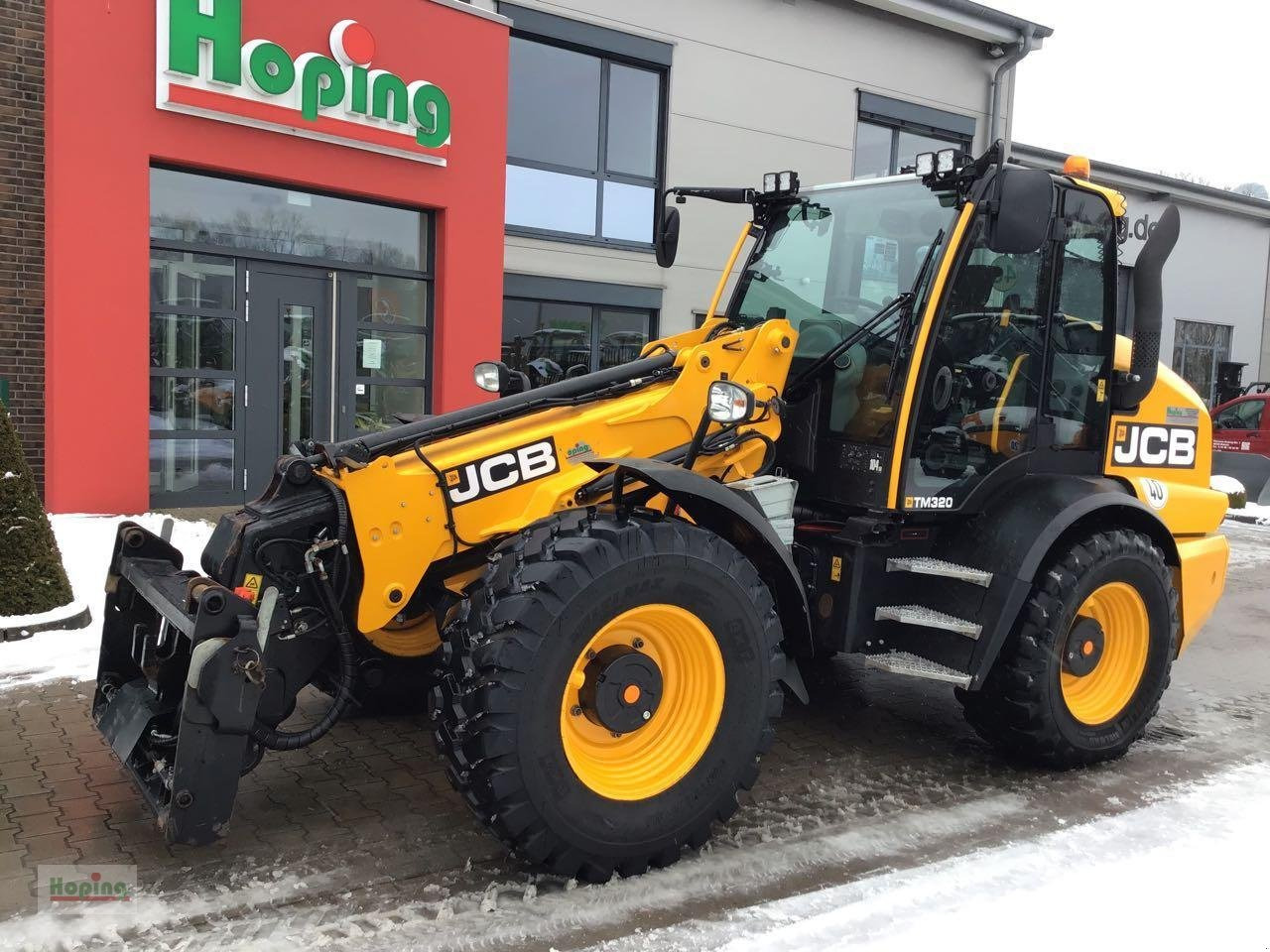 JCB TM320 AGRI - Telescopic handler: picture 2 JCB TM320 AGRI - Telescopic handler: picture 2