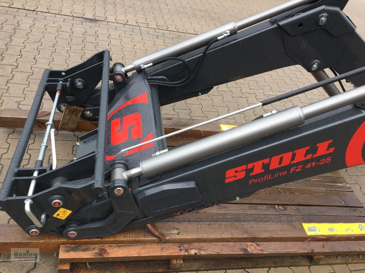 Stoll FZ41-25 - Front loader for tractor: picture 5 Stoll FZ41-25 - Front loader for tractor: picture 5