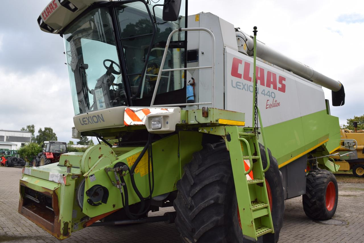 CLAAS Lexion 440 Evolution - Combine harvester: picture 2 CLAAS Lexion 440 Evolution - Combine harvester: picture 2