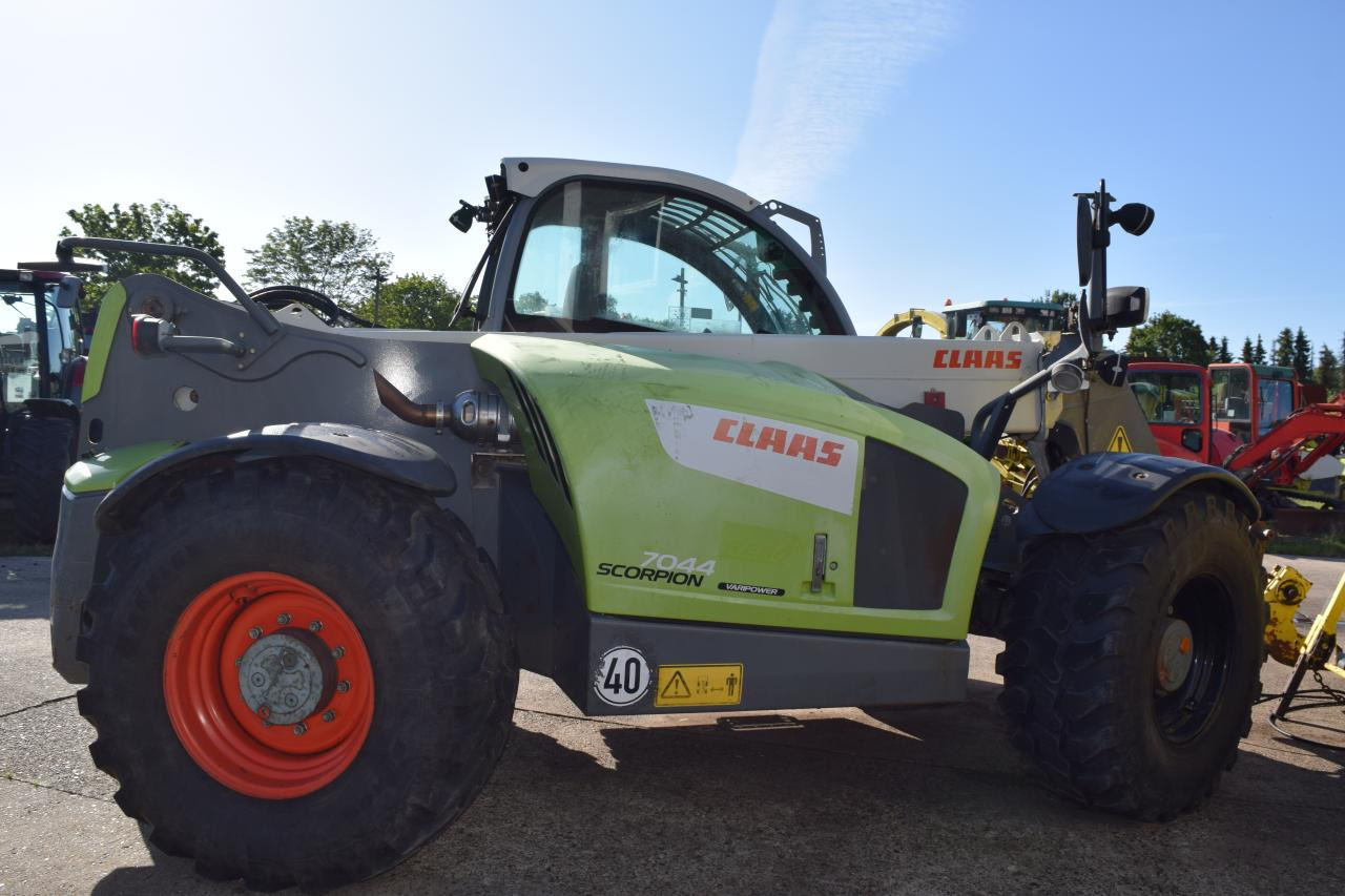 CLAAS SCORPION 7044 - Telescopic handler: picture 3 CLAAS SCORPION 7044 - Telescopic handler: picture 3
