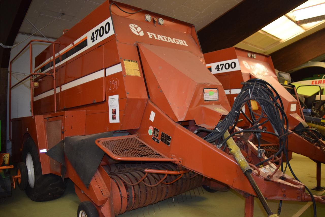 Fiat Hesston 4700 - Square baler: picture 1 Fiat Hesston 4700 - Square baler: picture 1