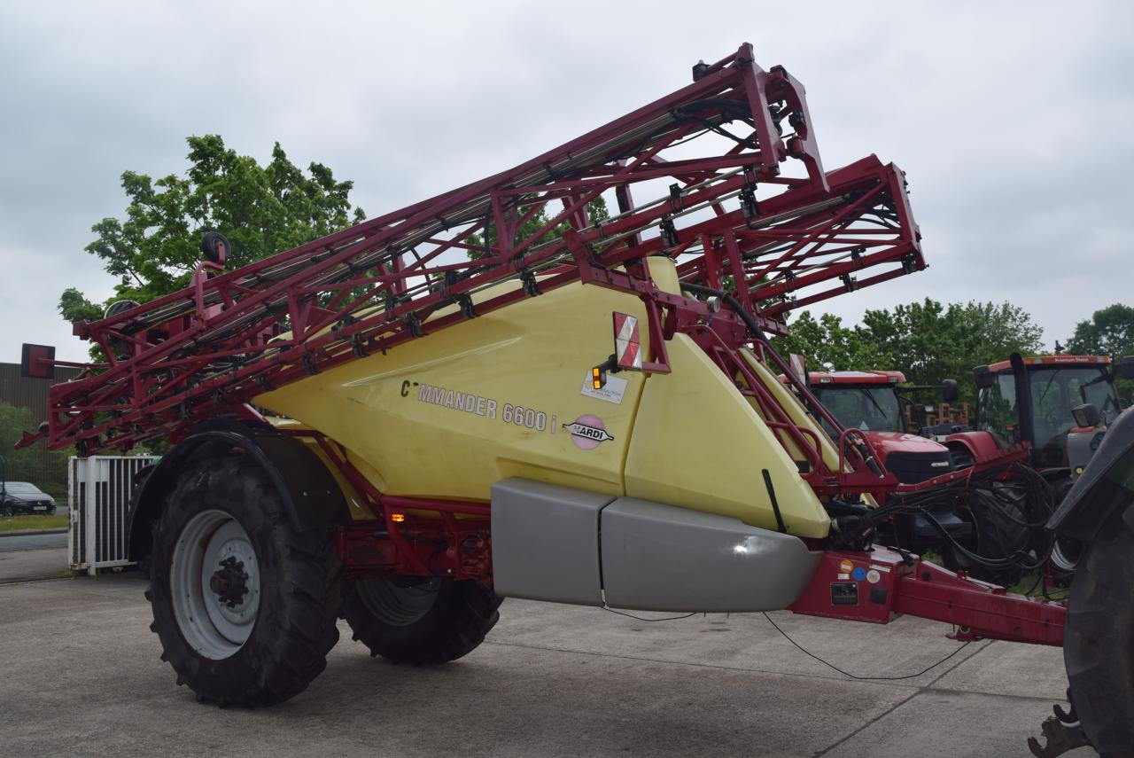 Hardi Commander 6600 i - Trailed sprayer: picture 2 Hardi Commander 6600 i - Trailed sprayer: picture 2
