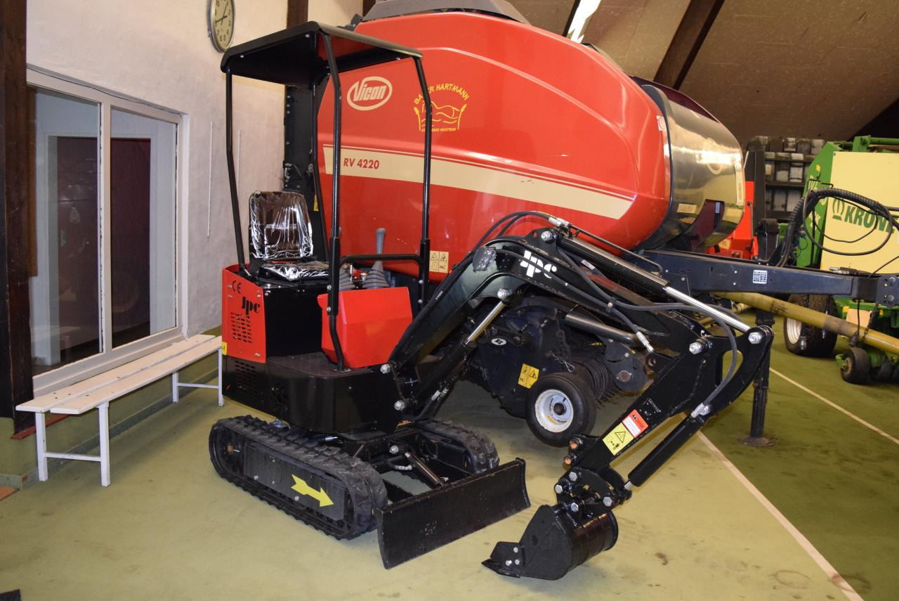 JPC HT12 - Mini excavator: picture 1 JPC HT12 - Mini excavator: picture 1