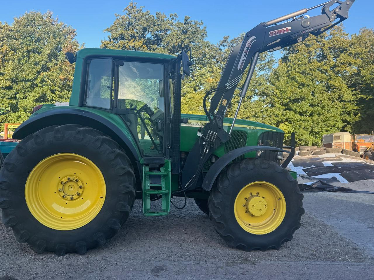 John Deere 6920 - Farm tractor: picture 1 John Deere 6920 - Farm tractor: picture 1