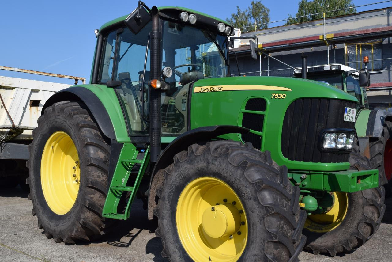 John Deere 7530 Premium - Farm tractor: picture 2 John Deere 7530 Premium - Farm tractor: picture 2
