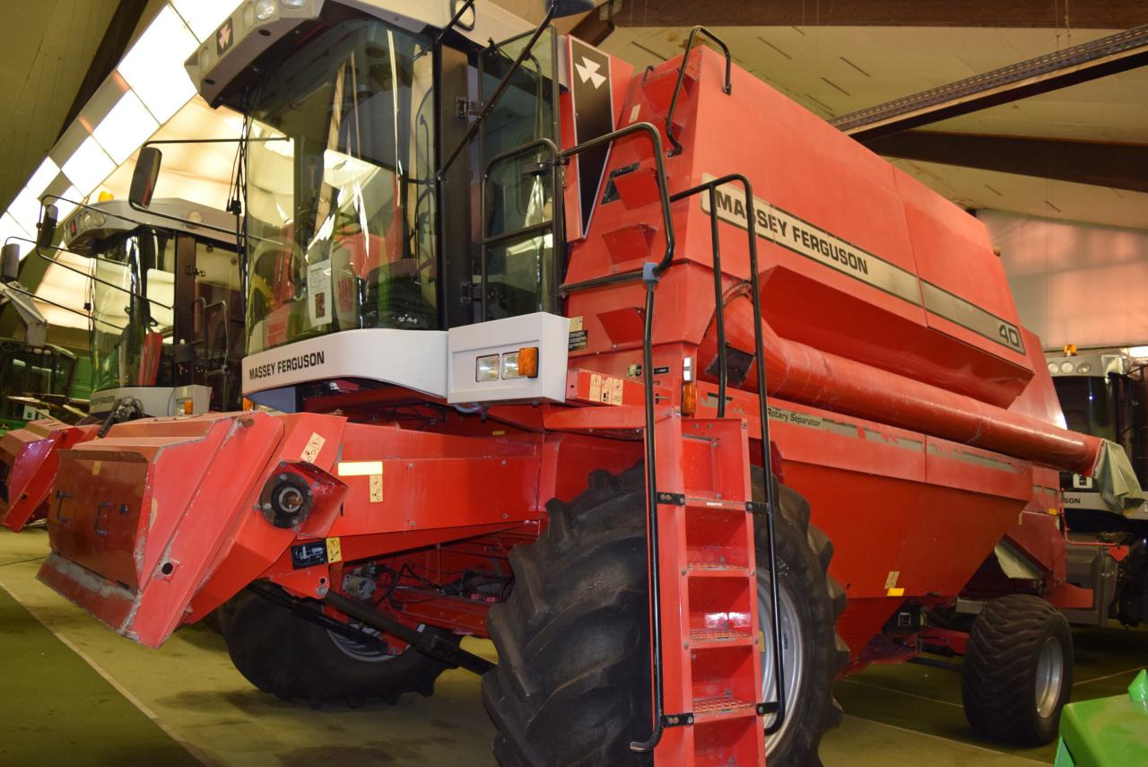 Massey Ferguson MF 40 RS - Combine harvester: picture 1 Massey Ferguson MF 40 RS - Combine harvester: picture 1