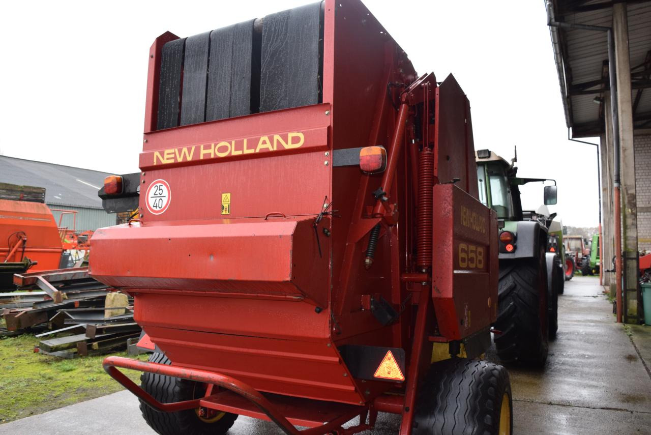New Holland 658 Crop Cut - Round baler: picture 4 New Holland 658 Crop Cut - Round baler: picture 4