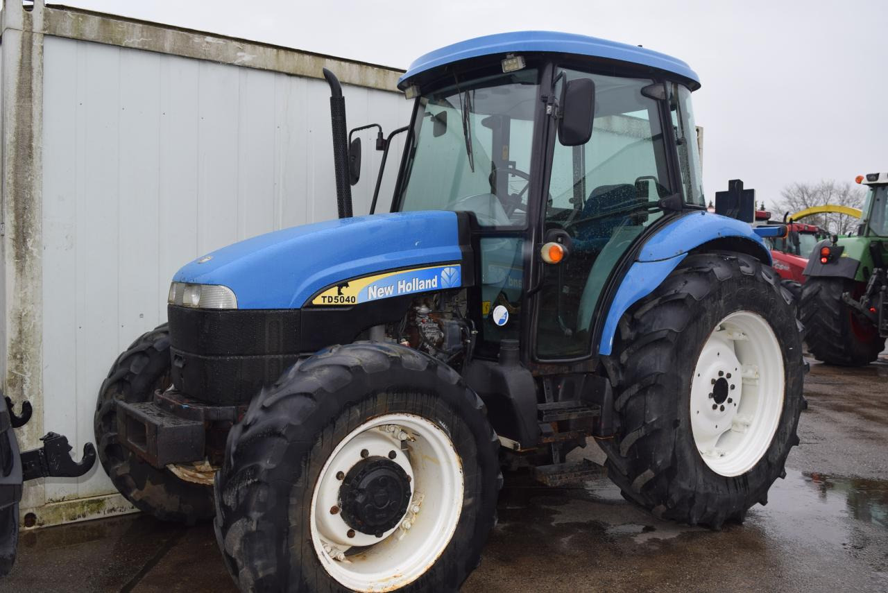 New Holland TD 5040 - Farm tractor: picture 1 New Holland TD 5040 - Farm tractor: picture 1