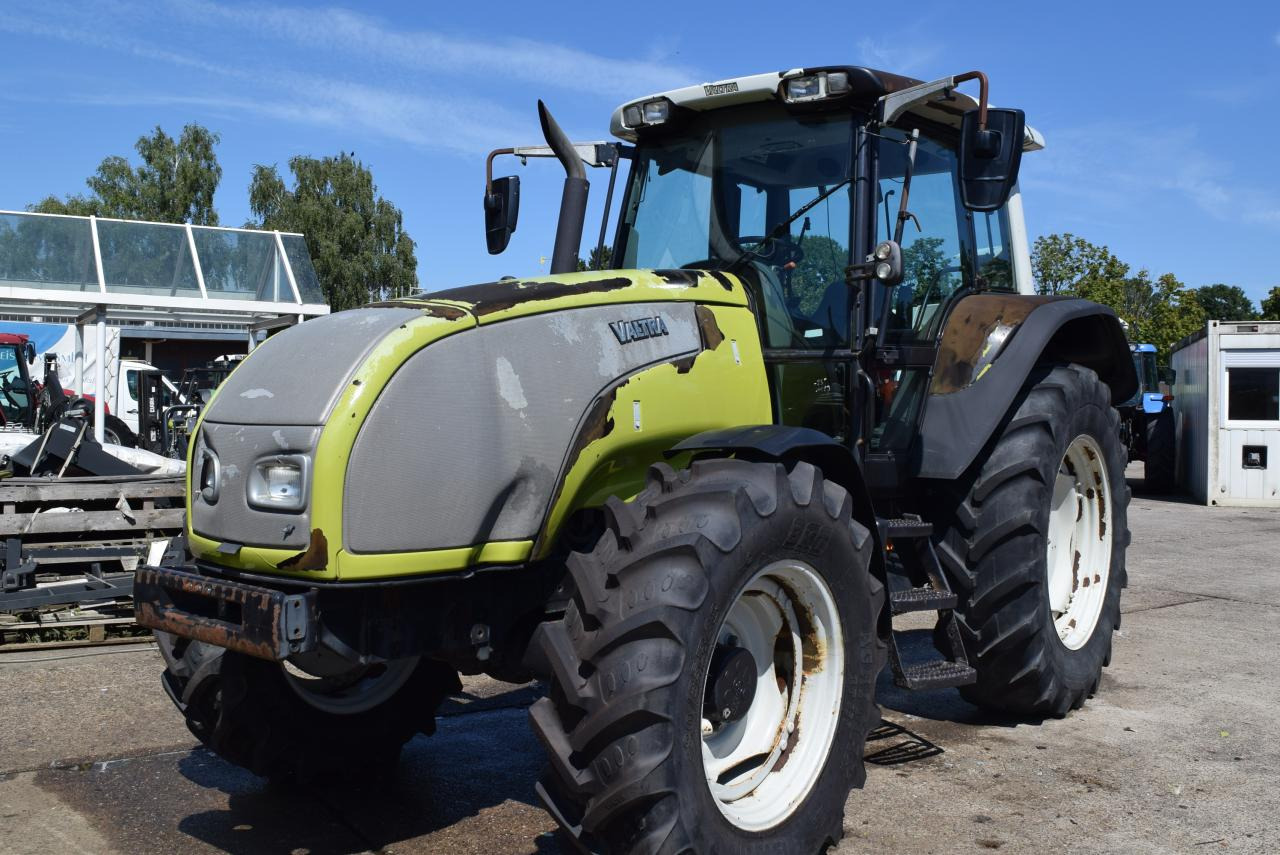 Valtra T120 - Farm tractor: picture 4 Valtra T120 - Farm tractor: picture 4