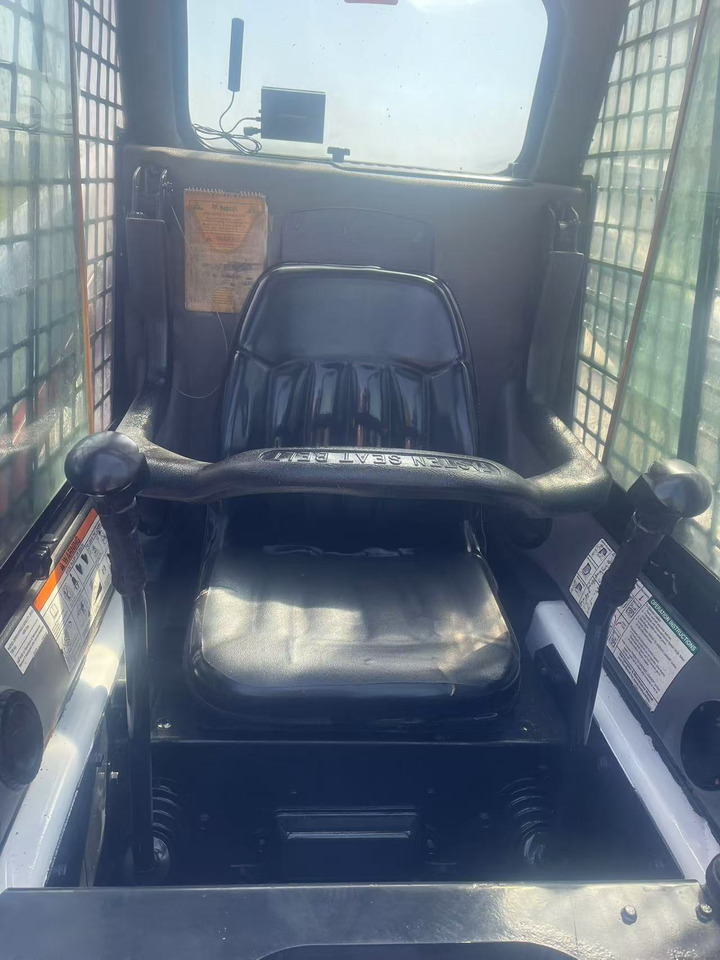 Bobcat S160 - Skid steer loader: picture 5 Bobcat S160 - Skid steer loader: picture 5