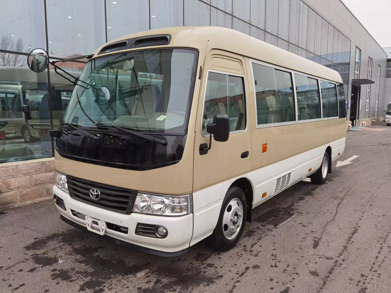 TOYOTA COASTER - Bus: picture 5 TOYOTA COASTER - Bus: picture 5