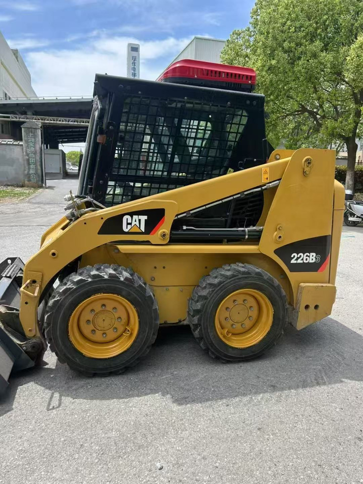 CATERPILLAR 226B-3 - Skid steer loader: picture 2 CATERPILLAR 226B-3 - Skid steer loader: picture 2