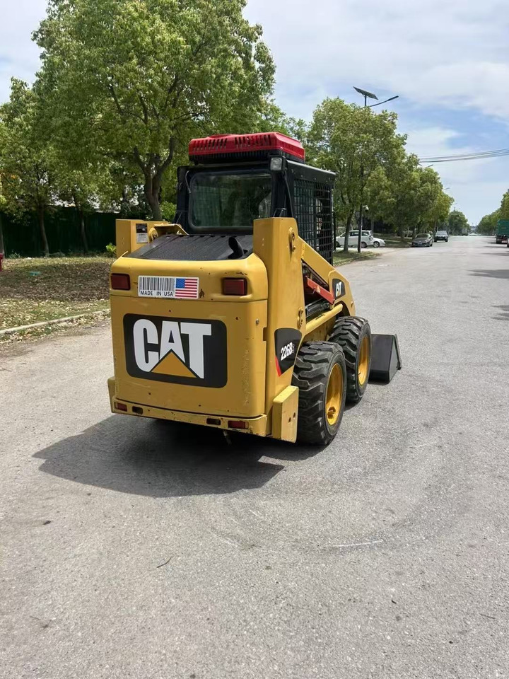CATERPILLAR 226B-3 - Skid steer loader: picture 4 CATERPILLAR 226B-3 - Skid steer loader: picture 4