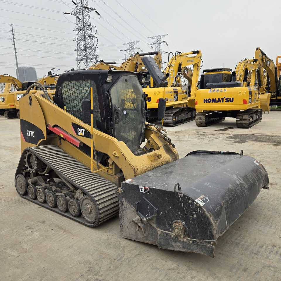 CATERPILLAR 277C - Skid steer loader: picture 2 CATERPILLAR 277C - Skid steer loader: picture 2
