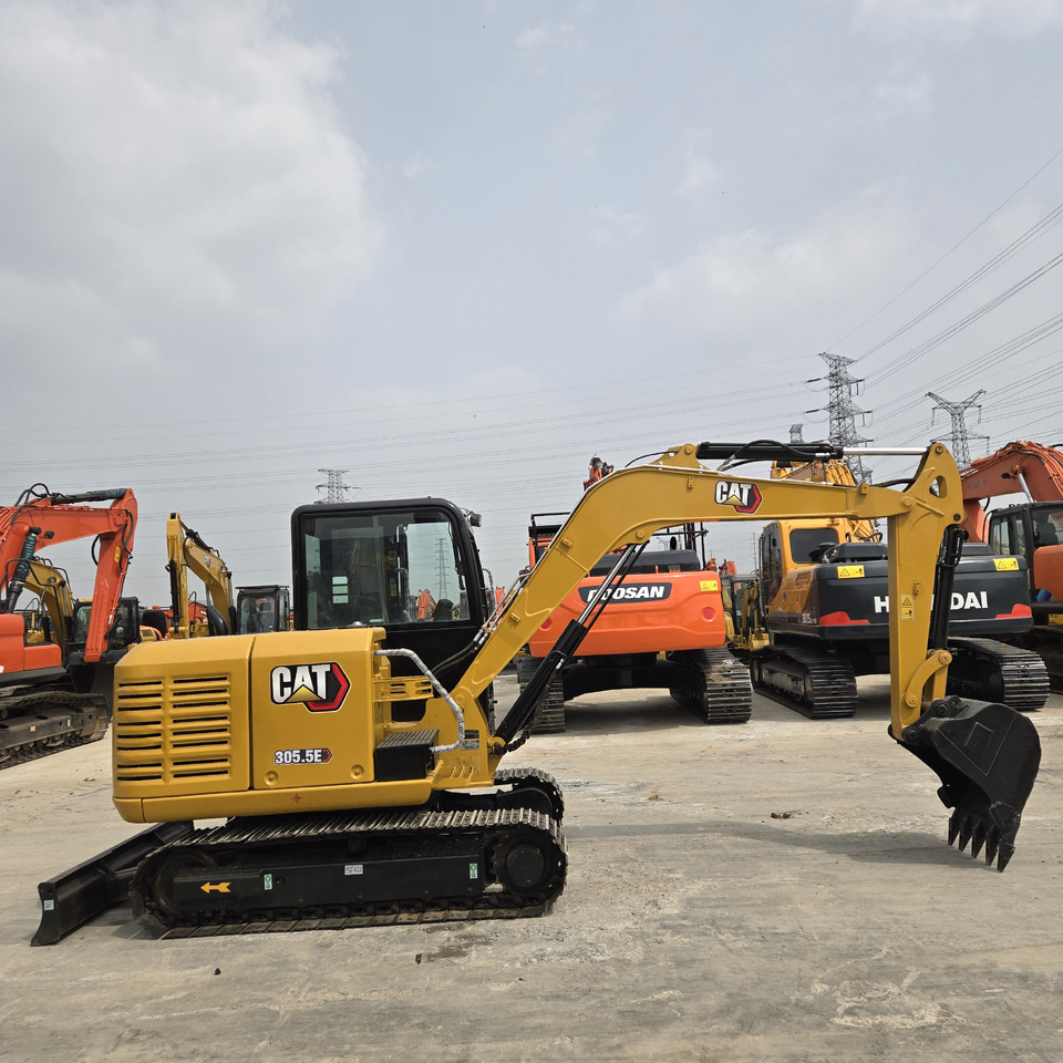 CATERPILLAR 305.5 - Mini excavator: picture 1 CATERPILLAR 305.5 - Mini excavator: picture 1