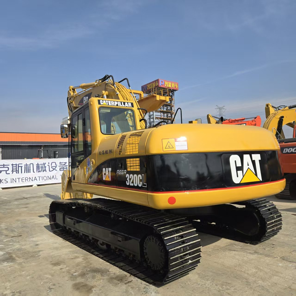 CATERPILLAR 320C - Crawler excavator: picture 2 CATERPILLAR 320C - Crawler excavator: picture 2
