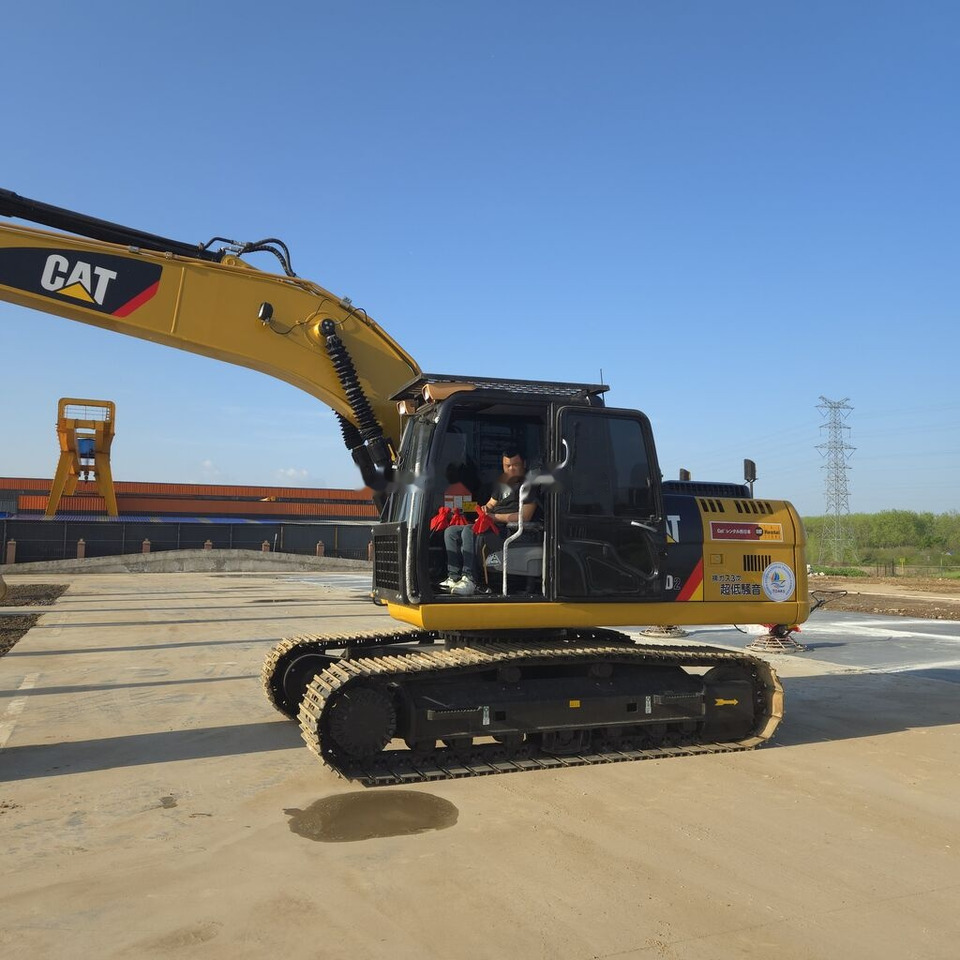 Caterpillar 320D2 - Crawler excavator: picture 1 Caterpillar 320D2 - Crawler excavator: picture 1