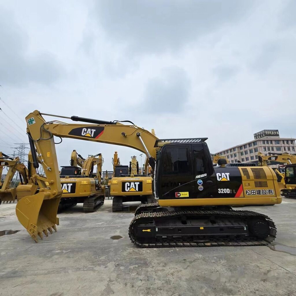 Crawler excavator Caterpillar 320D2L: picture 7
