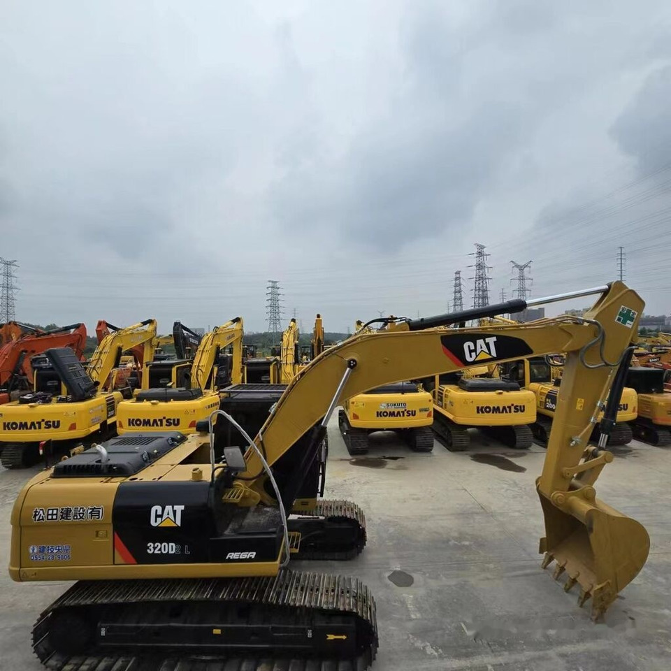 Crawler excavator Caterpillar 320D2L: picture 6