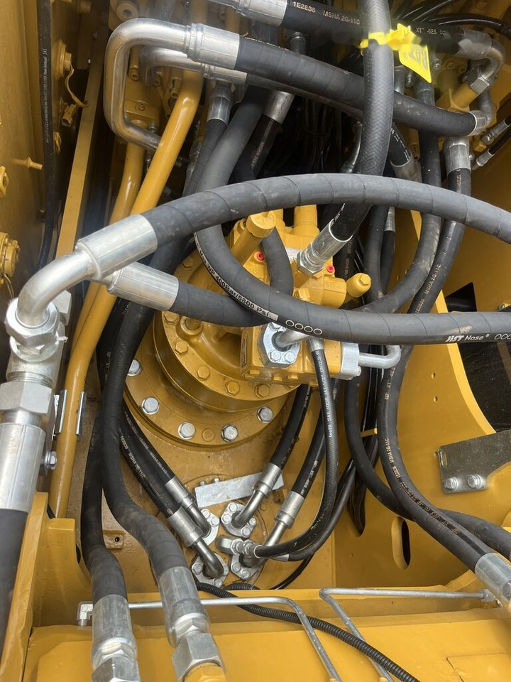 Crawler excavator Caterpillar 323D2L: picture 9