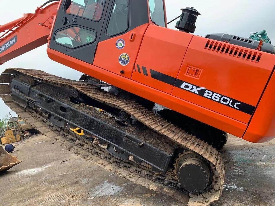 Crawler excavator Doosan DX260LC: picture 7