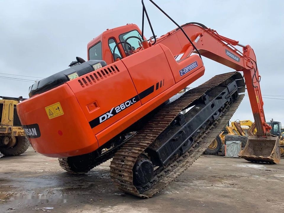 Crawler excavator Doosan DX260LC: picture 8