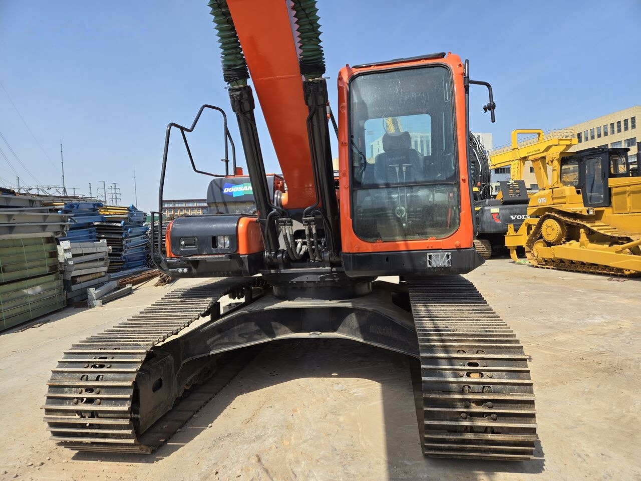 Doosan DX300 - Crawler excavator: picture 5 Doosan DX300 - Crawler excavator: picture 5