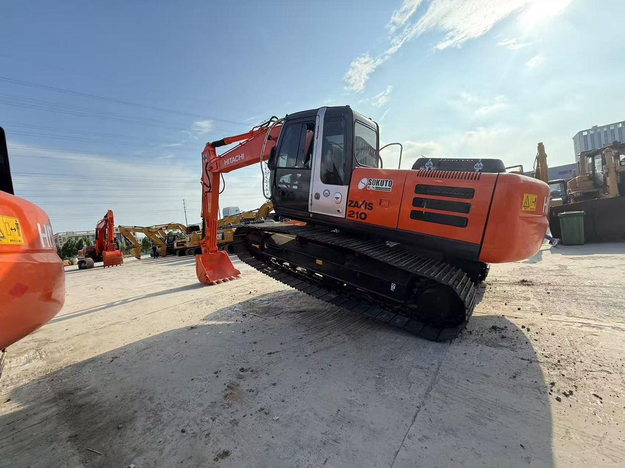HITACHI ZX210 - Crawler excavator: picture 1 HITACHI ZX210 - Crawler excavator: picture 1
