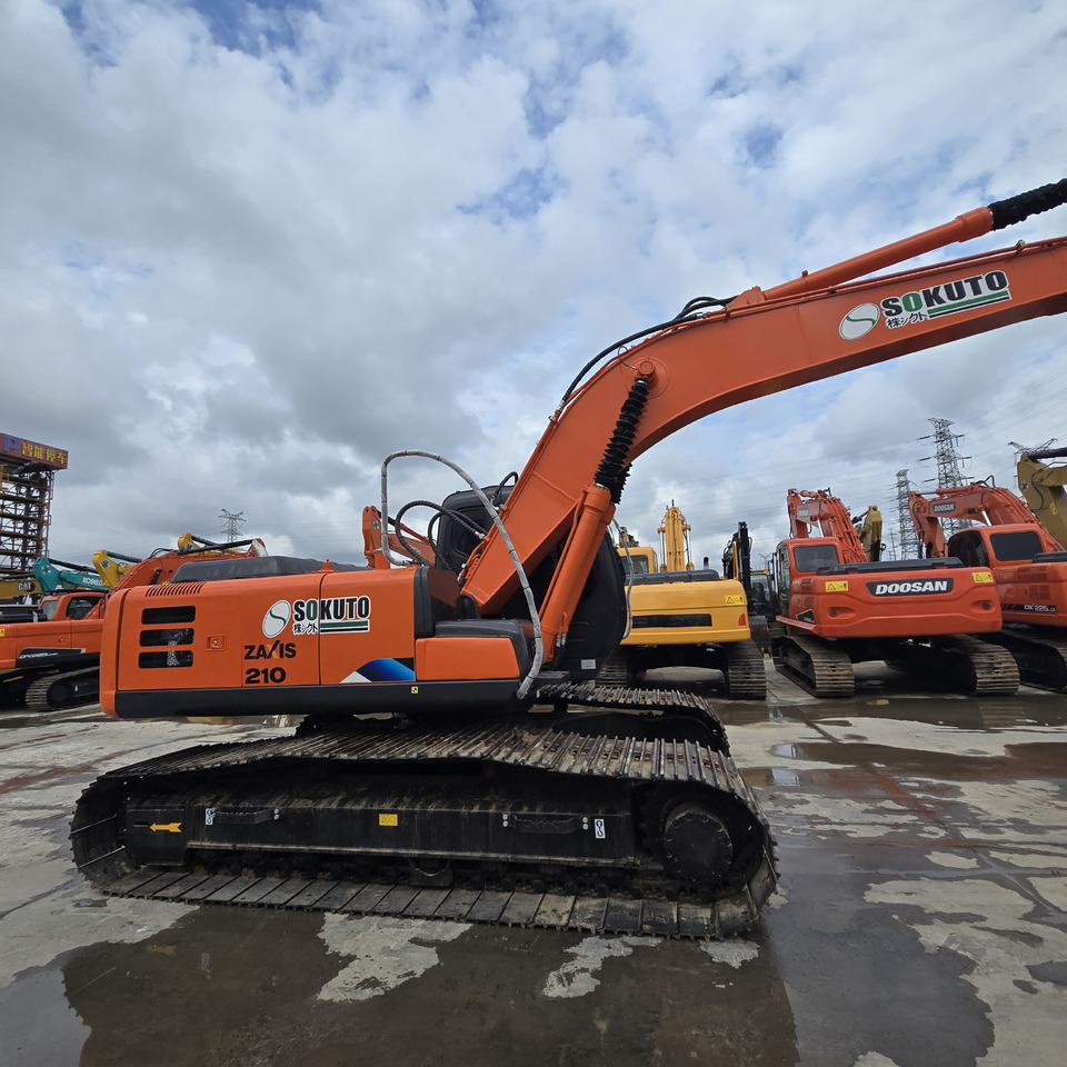 HITACHI ZX210 - Crawler excavator: picture 1 HITACHI ZX210 - Crawler excavator: picture 1