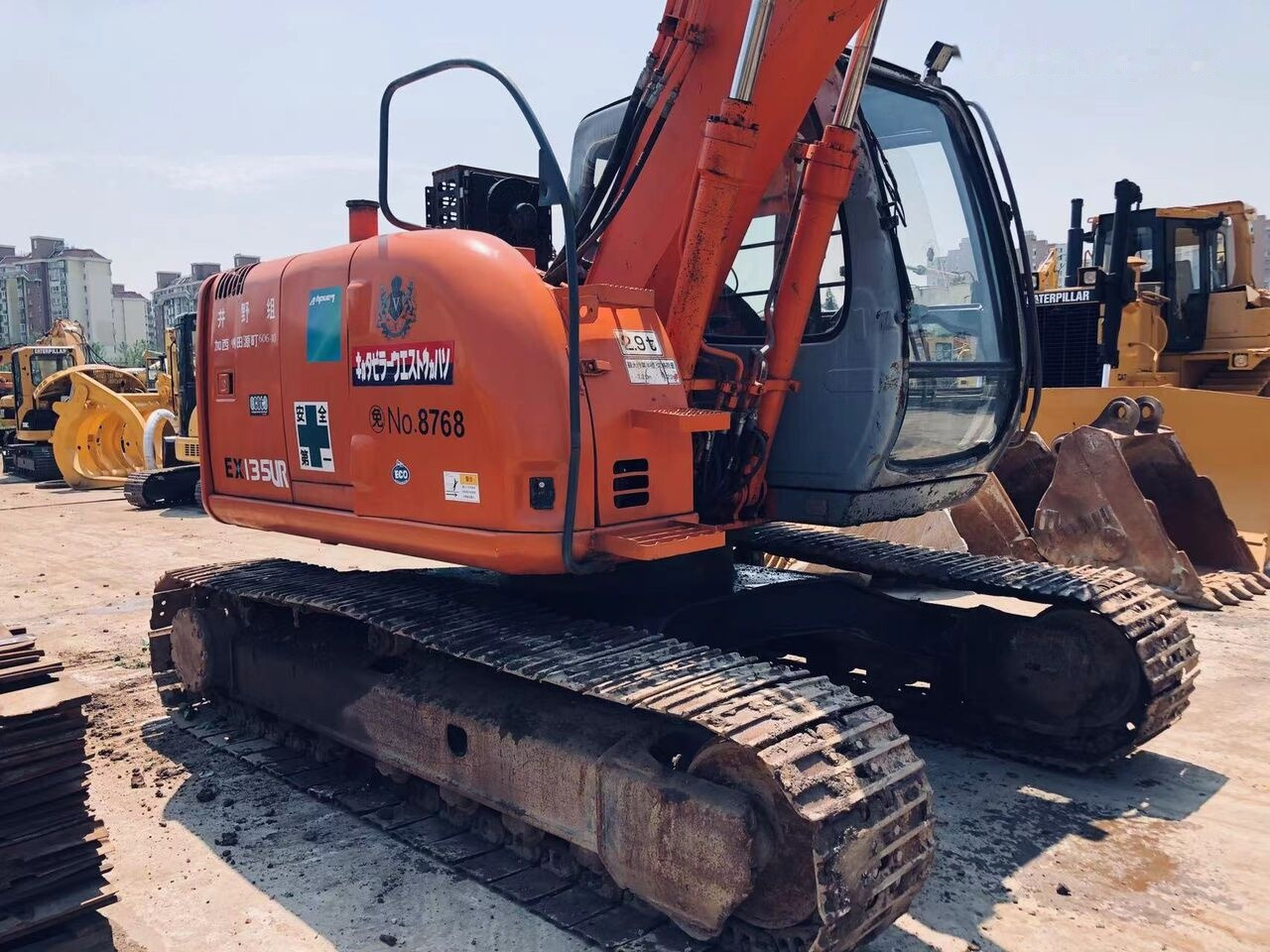 Hitachi EX135 - Crawler excavator: picture 1 Hitachi EX135 - Crawler excavator: picture 1