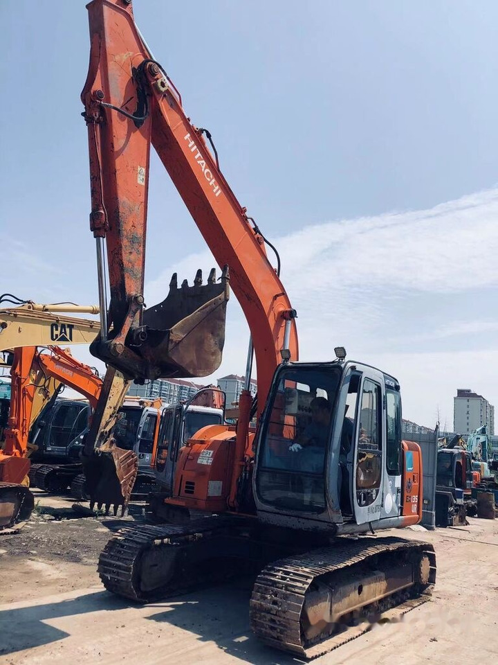 Hitachi EX135 - Crawler excavator: picture 4 Hitachi EX135 - Crawler excavator: picture 4