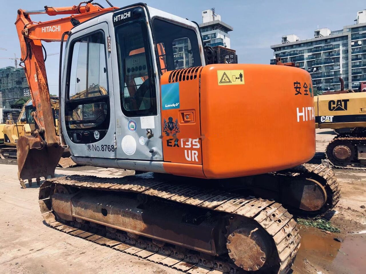 Hitachi EX135 - Crawler excavator: picture 5 Hitachi EX135 - Crawler excavator: picture 5
