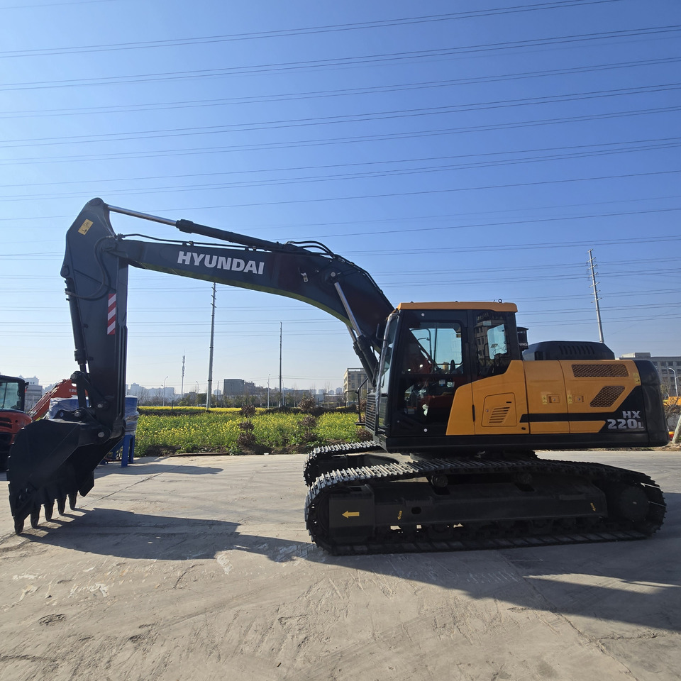 Hyundai HX220L - Crawler excavator: picture 3 Hyundai HX220L - Crawler excavator: picture 3