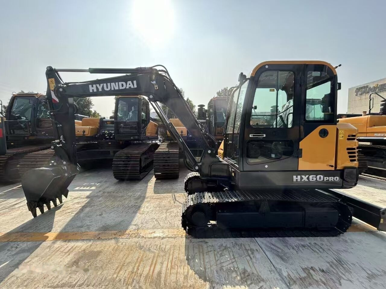 Hyundai HX60 PRO New machine - Mini excavator: picture 3 Hyundai HX60 PRO New machine - Mini excavator: picture 3