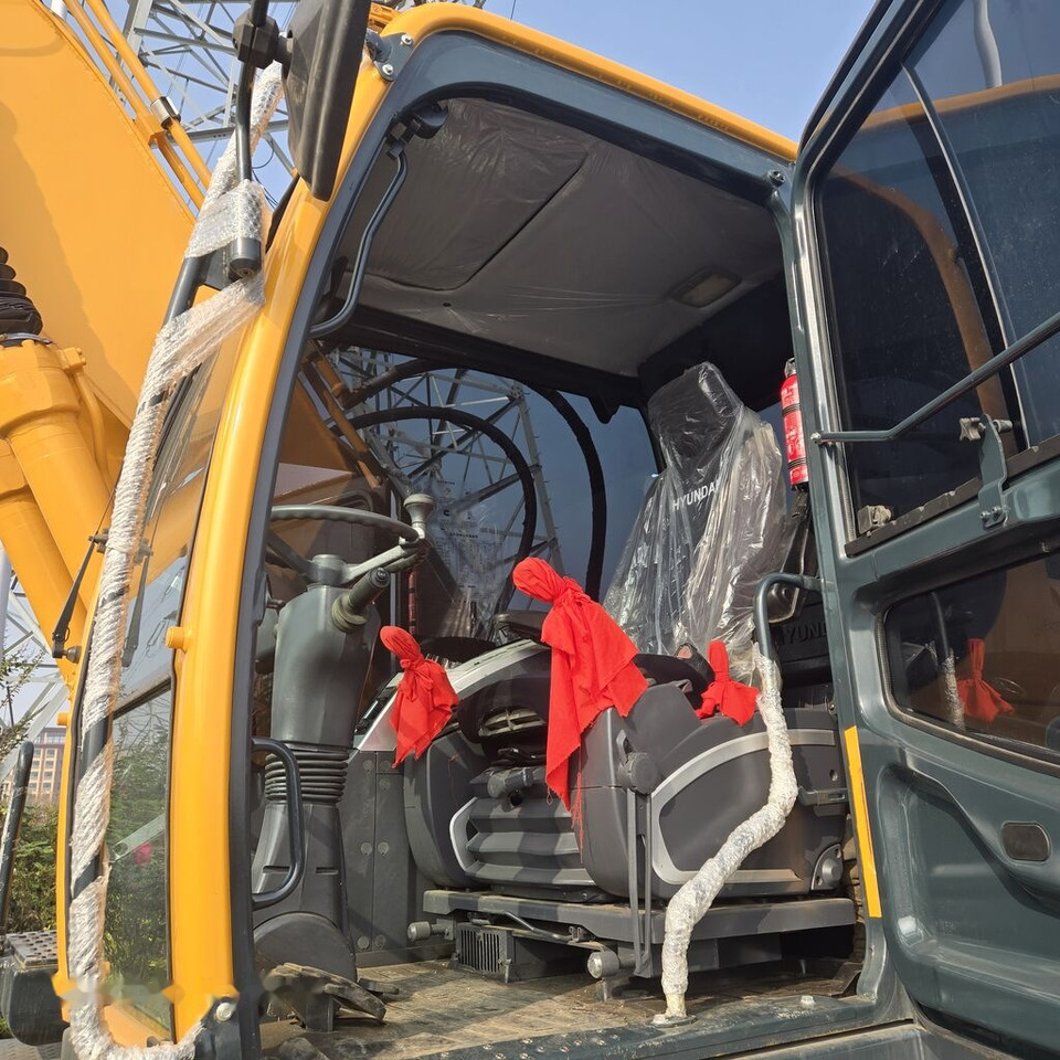 Hyundai R210W-9 - Wheel excavator: picture 3 Hyundai R210W-9 - Wheel excavator: picture 3