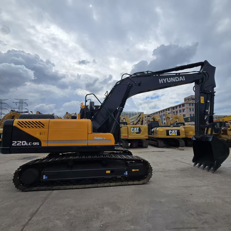 Hyundai R220LC-9S - Crawler excavator: picture 2 Hyundai R220LC-9S - Crawler excavator: picture 2