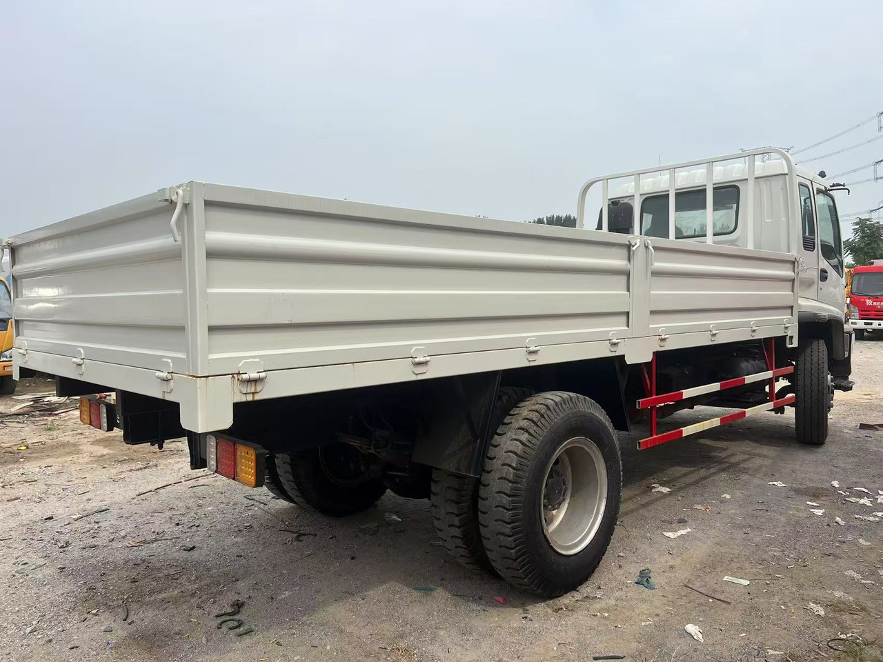 ISUZU Cargo truck leasing ISUZU Cargo truck: picture 7